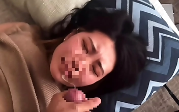 眠れる森の美女がこっそり巨根を挿入し、プライベートな快楽のために撮影される。